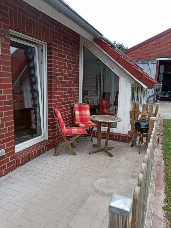 Terrace/patio - Vacation apartment for 1 - 5 pers. in Aurich in the heart of East Frisia (Aurich)
