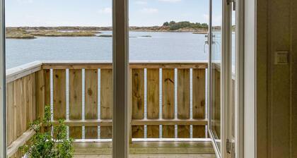 Beach front home in Smøla with kitchen