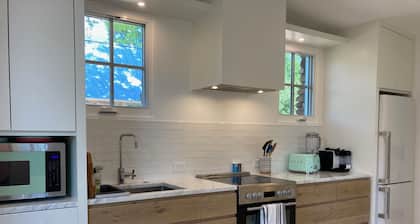 Beautifully Renovated Historic Boulder Guesthouse for Longer Stays // 30 day min