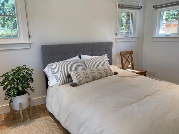 1 bedroom, desk, free WiFi, bed sheets