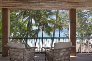 Luxury-Zimmer, 1 Schlafzimmer, Terrasse, Strandnähe | Strand-/Meerblick