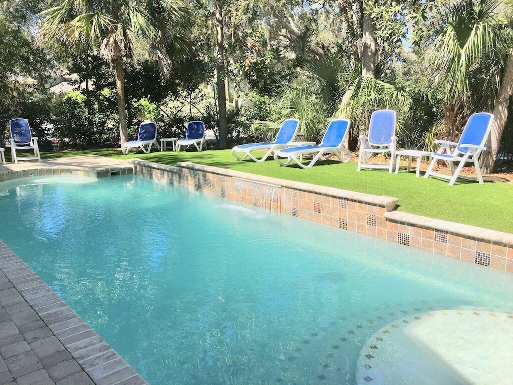 3 houses off the BEACH!  Luxury and convenience await at Lowe Country Retreat!