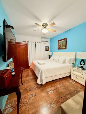 3 bedrooms, in-room safe, iron/ironing board, free WiFi