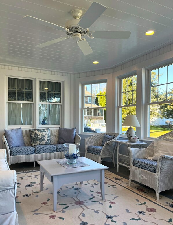 Smart TV, fireplace, books - 157 Tahanto Rd - Updated 3BR home w/ ocean view, steps to beach! (Bourne)