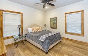 4 chambres, fer et planche à repasser, draps fournis