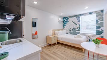 1 habitación, tabla de planchar con plancha, wifi y ropa de cama