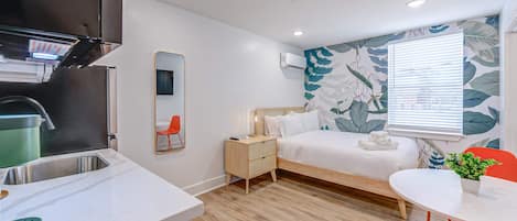 1 slaapkamer, een strijkplank/strijkijzer, wifi, beddengoed