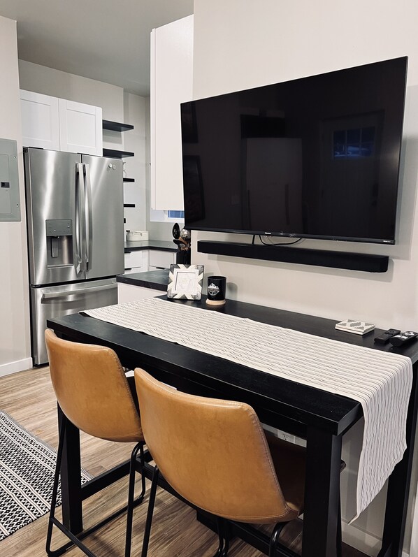 Fridge, microwave, oven, stovetop - 🌟private studio apartment close to hospital 🌟 (Coeur d'Alene)