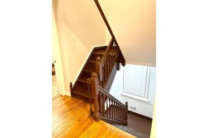 Interior - Big home Hospital/NYC/Airport (East Orange)