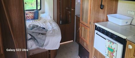 1 bedroom, bed sheets