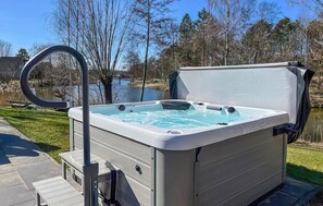 Outdoor spa tub - Amazing home in Vlagtwedde with jacuzzi (Vlagtwedde)