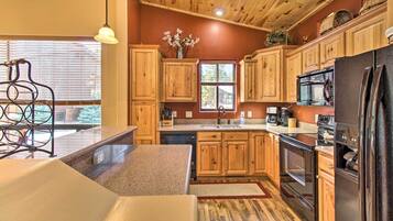 雪櫃、微波爐、爐具、洗碗機