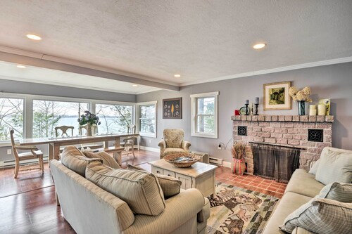 Waterfront Cottage on Sawmill Bay w/ Deck!