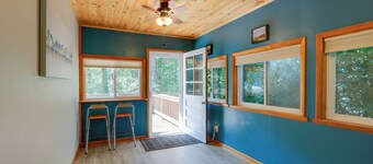 Harpers Ferry Cabin - Walk to Private Lake!