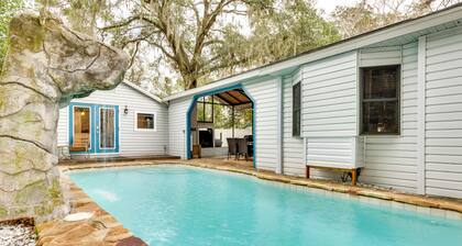 Mt Dora Couple's Retreat w/ Shared Pool!