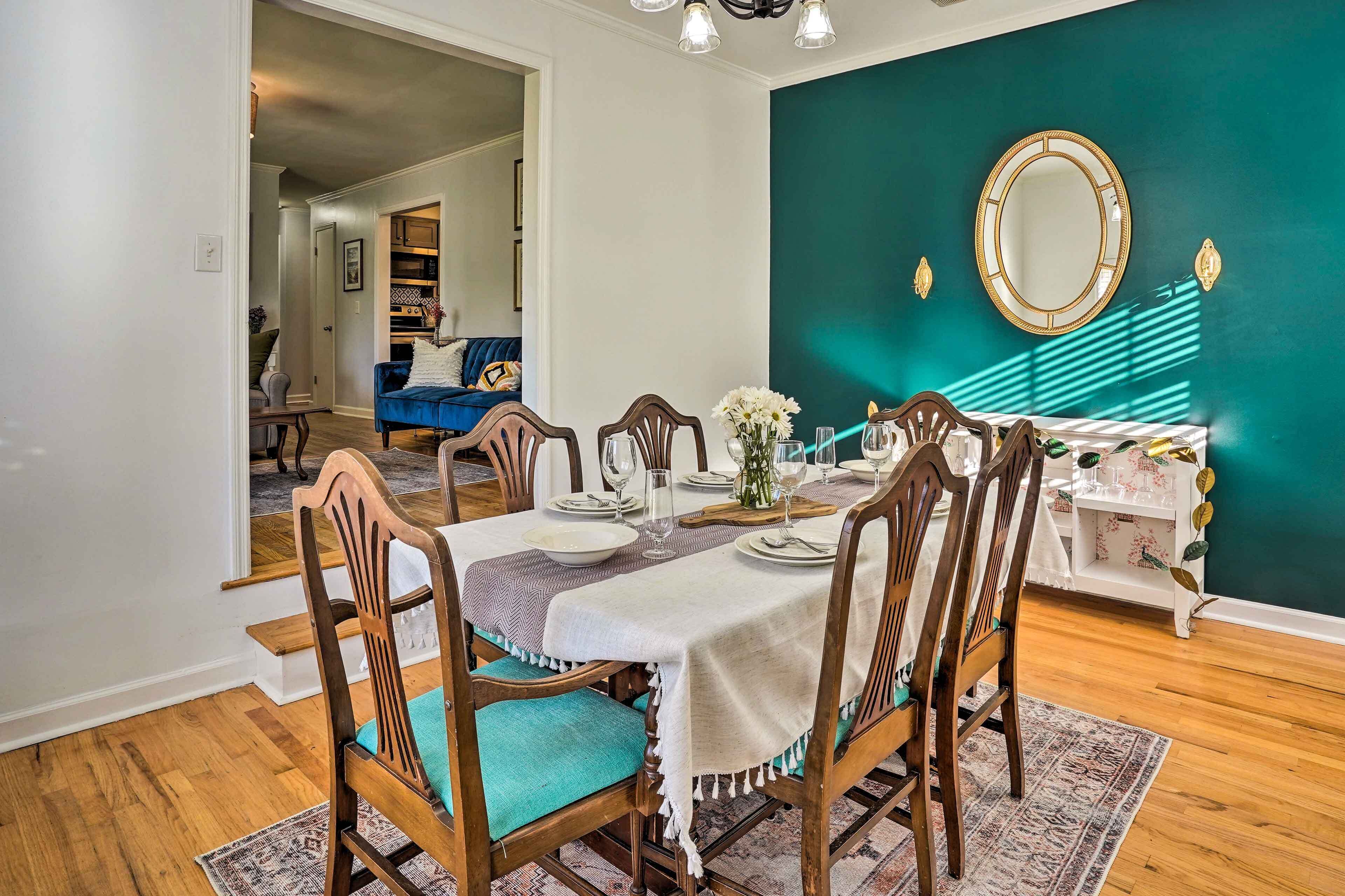 Bright & Cozy Charleston Home Near Downtown!