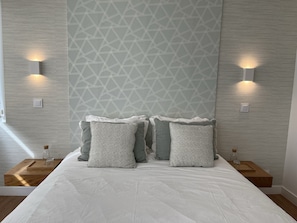 3 bedrooms, travel crib, WiFi, bed sheets