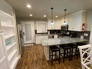 Private kitchen - Spacious family home (Ogden)