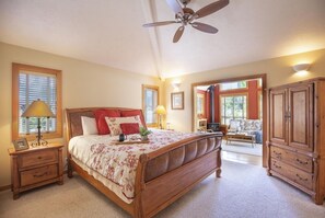 5 Schlafzimmer, Schreibtisch, Bügeleisen/Bügelbrett, Reisekinderbett