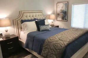 3 室のベッドルーム、アイロン / アイロン台、旅行用ベビーベッド、WiFi (無料)