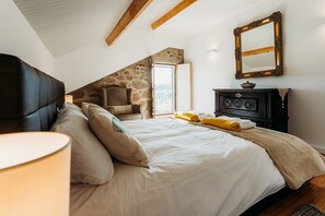 2 makuuhuonetta, silitysrauta/-lauta, ilmainen internet, vuodevaatteet