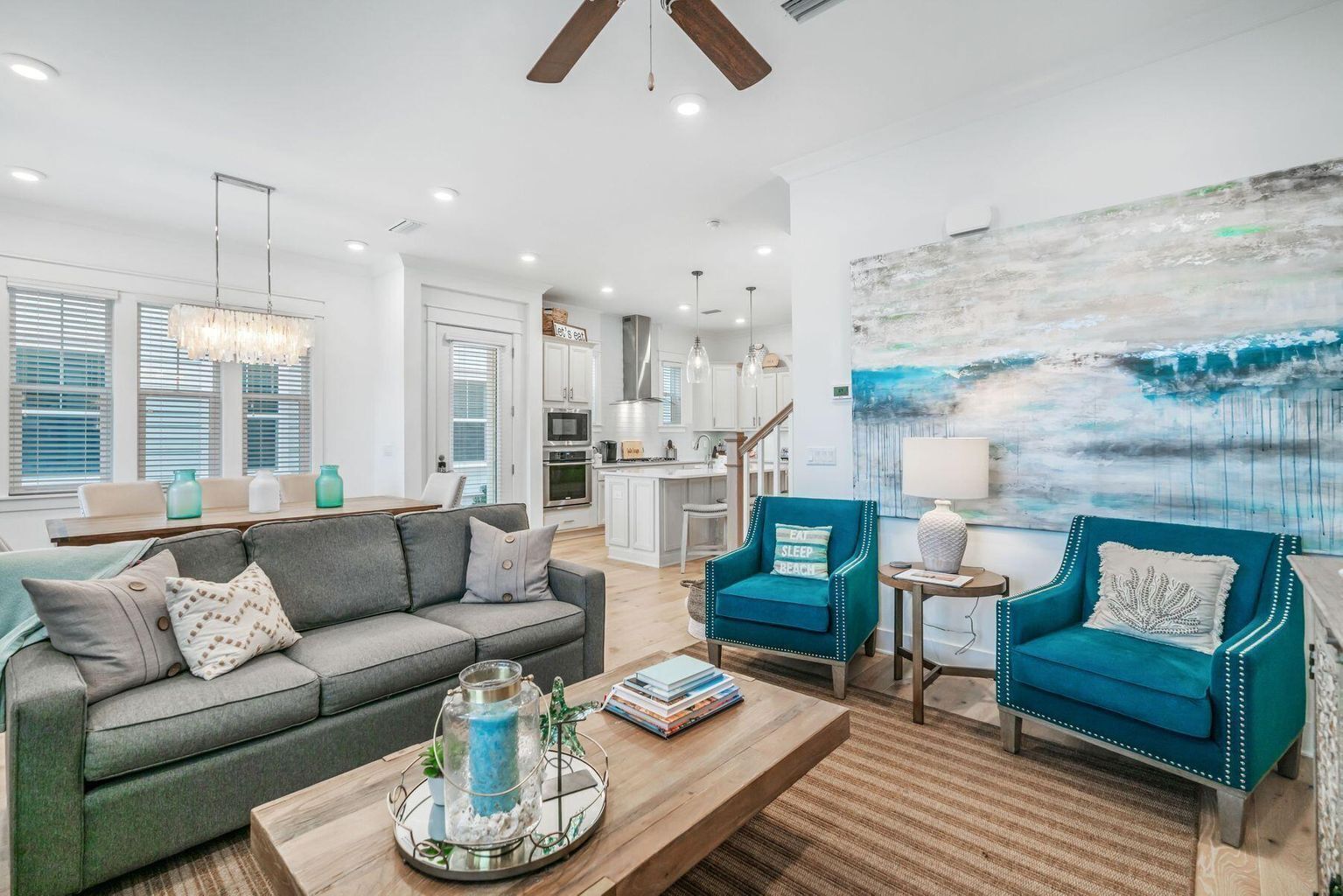 Smart-TV, Kamin, DVD-Player