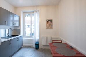 Fridge, microwave, coffee/tea maker, toaster