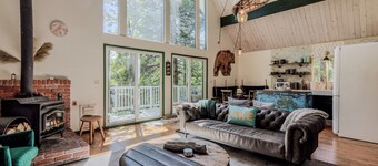Family & Pet Friendly Lake retreat