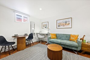 TV - Cozy, Private Suite - Minutes to Downtown, CU Boulder, & Medical Centers (Boulder)