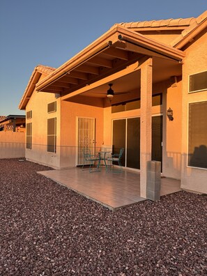 Outdoor dining - Spacious Golf Course Getaway (Surprise)