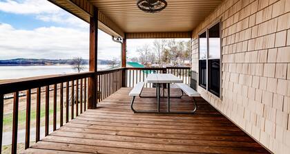 Douglas Lakefront Escape w/ Dock, Games & Bonfire