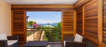 Magnificent 5 Br Villa with pool: amazing views