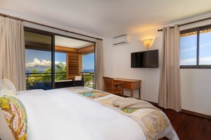 5 bedrooms, bed sheets