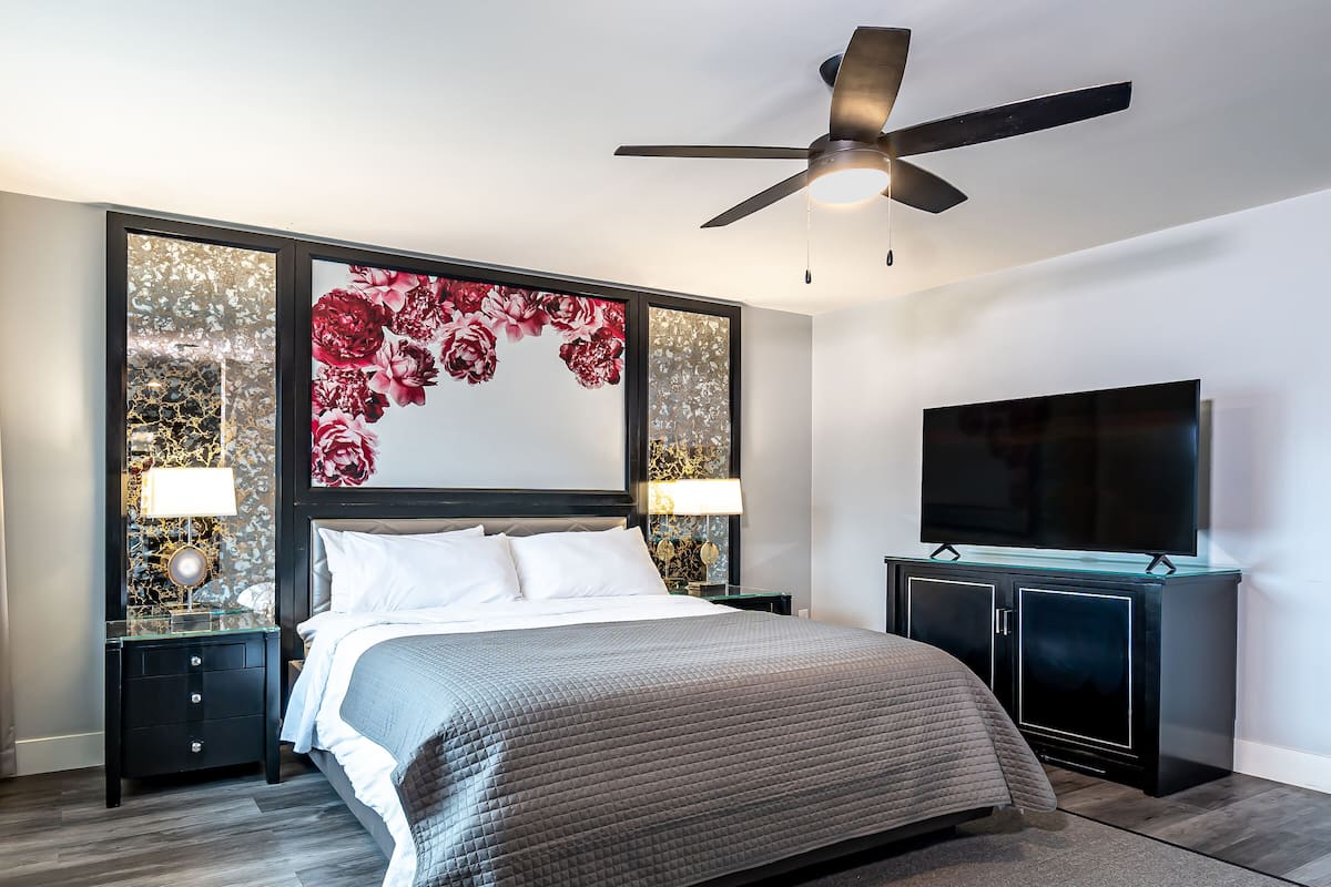 Suite, Multiple Beds | Egyptian cotton sheets, premium bedding, desk, laptop workspace
