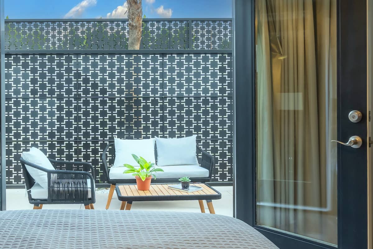 Room, 1 Queen Bed, Patio | Egyptian cotton sheets, premium bedding, desk, laptop workspace
