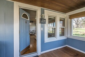 Interior - Fonda Lake Bungalow (Brighton)
