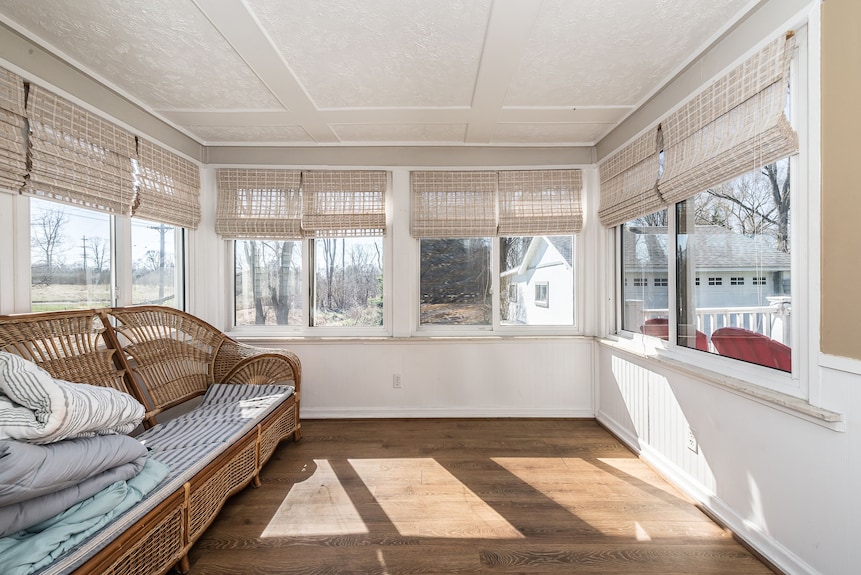 Fonda Lake Bungalow - Private Dock, Kayaks, 2 Mi To Downtown Brighton - Brighton, MI