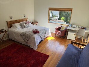 5 多间卧室、�熨斗/熨衣板、WiFi、床单