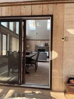 Unclassified image, 4 of 41, button