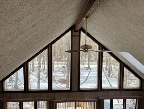 Quiet & Cozy Cabin In The Poconos Mntn w/lots of community amneties Pet-friendly