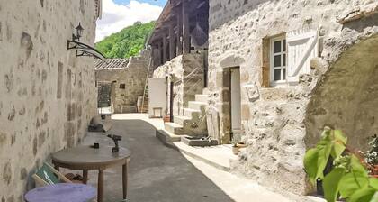 Magnifique maison Ă Barnas