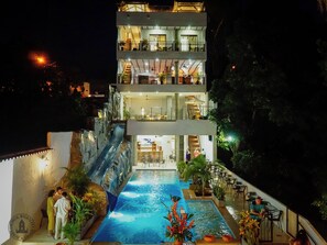 Outdoor pool, open 9:00 AM to 10:00 PM, pool umbrellas - HONDA COLONIAL MAGDALENA RESORT (Honda)