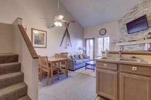 Unclassified image, 2 of 45, button