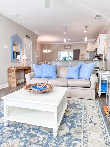 Exquisite Ocean-View Villa – Steps to Beach & Pool