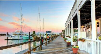 Exquisite Ocean-View Villa – Steps to Beach & Pool