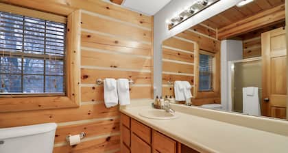 Garland Resort Golf Cottage-Sleeps 8-Large Deck
