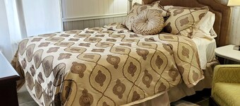 Sunny Morn Room in Cascade Inn at Fall Creek Falls