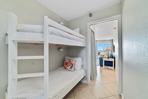 1 camera, Wi-Fi, lenzuola