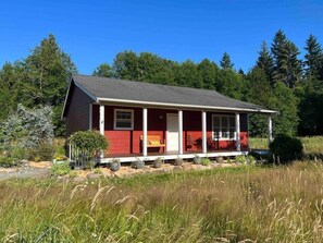 Exterior - Charming and Cozy Little Farmhouse (Pierce County)