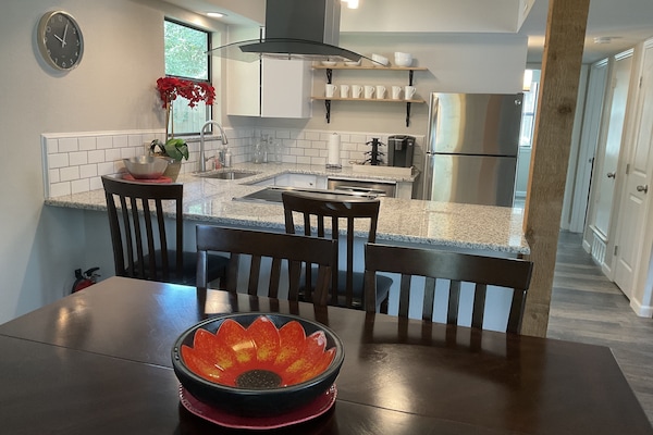 4 chambres, bureau, Wi-Fi gratuit, draps fournis